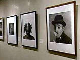 Фотографии из коллекциизбританского певца и композитора Элтона Джона были проданы на аукционе Christie's за более полумиллиона фунтов стерлингов (900 тыс. долларов)
