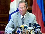 Он вернулся сегодня из командировки в Москву и в соответствии с уставом Приморского края и постановлением отставного губернатора Наздратенко приступил к исполнению обязанностей главы администрации Он вернулся сегодня из командировки в Москву и в соответствии с уставом Приморского края и постановлением отставного губернатора Наздратенко приступил к исполнению обязанностей главы администрации