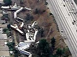 Четыре жилых дома разрушены в результате крушения товарного поезда в пригороде Лос-Анджелеса