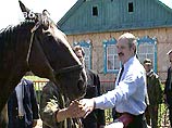 Лукашенко появился на политической арене своей страны ниоткуда. В 1994 году белорусские реформаторы агитировали за никому не известного председателя совхоза Лукашенко и против премьер-министра Вячеслава Кебича