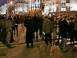 Оппозиция проводит массовые акции протеста у резиденции Лукашенко в Минске и здания КГБ Оппозиция проводит массовые акции протеста у резиденции Лукашенко в Минске и здания КГБ