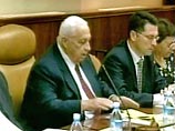 Шарон распорядился изучить юридические аспекты возможного референдума по разъединению с Палестинской автономией Шарон распорядился изучить юридические аспекты возможного референдума по разъединению с Палестинской автономией