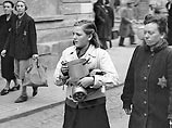18-летняя Хельга Деен на 21 странице школьной тетради делится переживаниями и мыслями, которые занимали ее во время пребывания в голландском лагере Вугт в июне 1943 года. Затем ее вместе с семьей переправили в польский лагерь Собибор и там казнили