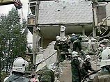 Взрыв в жилом доме в Луганске: часть дома рухнула, погибли две женщины, под завалами - дети Взрыв в жилом доме в Луганске: часть дома рухнула, погибли две женщины, под завалами - дети