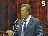 "Я верю, что сильных и здоровых людей намного больше, чем тех козлов, которые нам мешают жить!" - заявил Виктор Янукович с трибуны