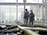 В Чечне радиоуправляемым фугасом подорван поезд железнодорожных войск В Чечне радиоуправляемым фугасом подорван поезд железнодорожных войск