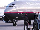 Самолет авиакомпании United Airlines должен был вылететь в Чикаго, когда один из членов экипажа обнаружил записку, прикрепленную к одной из тележек-контейнеров для хранения пищи