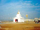 В Туве завершается строительство буддийской ступы - субургана