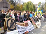 В знак протеста против милицейского произвола львовские студенты вышли на баррикады