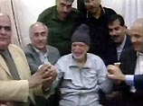 Врачи следят за общим физическим состоянием Арафата - чтобы он хорошо питался и пил много жидкости. Эти меры позволят улучшить работу его желудочно-кишечного тракта Врачи следят за общим физическим состоянием Арафата - чтобы он хорошо питался и пил много жидкости. Эти меры позволят улучшить работу его желудочно-кишечного тракта