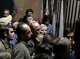В четверг во время массовых беспорядков в здании Верховного суда корреспонденту ИТАР-ТАСС досталось от сторонников Рауля Хаджимбы, которые прорвались внутрь - журналисту были нанесены побои