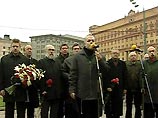 У Соловецкого камня проходит акция в память жертв политических репрессий У Соловецкого камня проходит акция в память жертв политических репрессий