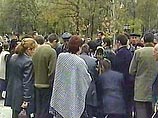 В Черкесске митингуют родственники пропавших без вести семерых жителей республики В Черкесске митингуют родственники пропавших без вести семерых жителей республики