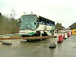 В Тверской области перевернулся автобус со школьниками. Об этом во вторник сообщил официальный представитель МЧС РФ Виктор Бельцов. По его словам, авария произошла в 5:30 по московскому времени на 250-м километре трассы Москва - Санкт-Петербург В Тверской области перевернулся автобус со школьниками. Об этом во вторник сообщил официальный представитель МЧС РФ Виктор Бельцов. По его словам, авария произошла в 5:30 по московскому времени на 250-м километре трассы Москва - Санкт-Петербург