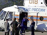 Прибывшим на место происшествия вертолетом МЧС пострадавший медик доставлен в Якутск