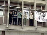 Сотрудники Чешского ТВ подписали сегодня с временной администрацией ЧТ соглашение об окончании забастовки Сотрудники Чешского ТВ подписали сегодня с временной администрацией ЧТ соглашение об окончании забастовки