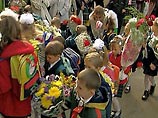 В интервью журналистам Лужков сообщил, что в школе "будут учиться дети литовцев, проживающих в Москве, дети сотрудников посольства Литвы в России, а также российских граждан, не литовцев, которые хотят изучать литовский язык"