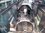 Во Франции манифестант приковал себя к рельсам, но поезд с радиоактивными отходами не остановился Во Франции манифестант приковал себя к рельсам, но поезд с радиоактивными отходами не остановился