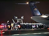 Частный самолет, прибывший из Аммана, совершил посадку в аэропорту Ле-Бурже около 22 часов по парижскому времени (00:00 по московскому)