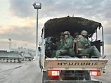 Пехотные подразделения, танки и военные автомобили были отведены на позиции на востоке и западе города Пехотные подразделения, танки и военные автомобили были отведены на позиции на востоке и западе города