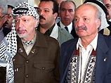 Умирающий от рака в каирском госпитале Фатхи Арафат не знает о смерти своего старшего брата Ясира. Врачи, оценивающие болезнь Фатхи Арафата как смертельную, решили не усугублять его состояние известиями о тяжелом заболевании брата