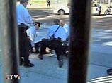 В США информатор ФБР поджег себя у ограды Белого дома (ВИДЕО) В США информатор ФБР поджег себя у ограды Белого дома (ВИДЕО)