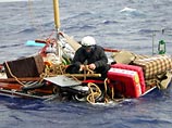 Израильские военные моряки обнаружили в открытом море 35-летнего израильтянина, предпринявшего попытку покинуть Израиль на плоту, построенном из двухсот бутылок из-под минеральной воды Израильские военные моряки обнаружили в открытом море 35-летнего израильтянина, предпринявшего попытку покинуть Израиль на плоту, построенном из двухсот бутылок из-под минеральной воды