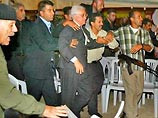 В результате стрельбы, открытой несколькими палестинскими боевиками, погибли два телохранителя главы ООП
