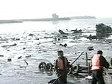 В Китае самолет после взлета рухнул в озеро - 53 человека погибли