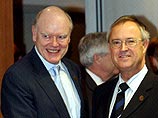 министр финансов Германии Ханс Айхель и его американский коллега Джон Сноу договорились о списании 80 процентов иракских долгов в три этапа