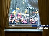 В центр Киева подъезжают автобусы со сторонниками Ющенко В центр Киева подъезжают автобусы со сторонниками Ющенко