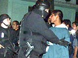 В Мексике перед телекамерами живьем сожгли двух полицейских 