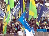 В Севастополе митингуют 2 тысячи сторонников Януковича В Севастополе митингуют 2 тысячи сторонников Януковича