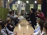 Верховный суд Украины запретил Центральной избирательной комиссии официально обнародовать результаты выборов до окончания рассмотрения жалобы на постановление ЦИК от 24 ноября об объявлении избранным президентом Украины Виктора Януковича Верховный суд Украины запретил Центральной избирательной комиссии официально обнародовать результаты выборов до окончания рассмотрения жалобы на постановление ЦИК от 24 ноября об объявлении избранным президентом Украины Виктора Януковича