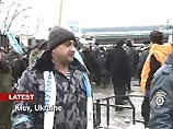 Многотысячные колонны сторонников Ющенко и Януковича движутся навстречу друг другу Многотысячные колонны сторонников Ющенко и Януковича движутся навстречу друг другу