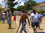 Австралийские аборигены сожгли полицейский участок из-за забитого до смерти зэка (ФОТО)