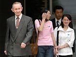 В 1980 году в КНДР он женился на японке Хитоми Сога, которая была ранее похищена северокорейской разведчиками с территории Японии. У них родились две дочери
