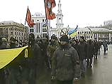 Против нынешних переговоров Владимира Путина и Леонида Кучмы выступают участники антипрезидентских акций в столице Украины