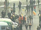 Майдан не расходится - перед "оранжевыми" выступил ансамбль песни и пляски Минобороны Майдан не расходится - перед "оранжевыми" выступил ансамбль песни и пляски Минобороны