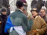 У посольства Украины СПС и "Яблоко" поддержали Ющенко, коммунисты - Януковича У посольства Украины СПС и "Яблоко" поддержали Ющенко, коммунисты - Януковича