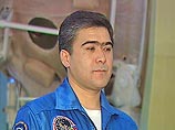 Экипаж МКС покинул станцию для получасового полета на "Союзе" Экипаж МКС покинул станцию для получасового полета на "Союзе"