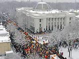 Янукович предложил компромисс: он сделает Ющенко премьером, если сам станет президентом Янукович предложил компромисс: он сделает Ющенко премьером, если сам станет президентом