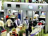 Американские СМИ и общественные организации неоднократно подвергали критике ведомство Риджа за ужесточение миграционных и таможенных правил, которые привели к жалобам на доставленные неудобства туристов и гостей, приезжающих в страну Американские СМИ и общественные организации неоднократно подвергали критике ведомство Риджа за ужесточение миграционных и таможенных правил, которые привели к жалобам на доставленные неудобства туристов и гостей, приезжающих в страну