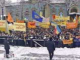 Украинская оппозиция возобновила блокаду здания правительства Украинская оппозиция возобновила блокаду здания правительства
