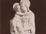 Полсотни скульптур, изображающих Младенца Иисуса, похищенных в течение последних 30 лет из церквей Италии, были найдены итальянской полицией.