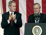 Президент Джордж Буш попросил Дональда Рамсфельда оставаться на посту министра обороны США, и тот ответил согласием