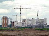 "РЖД" планирует построить 752 тысячи кв. м жилья в 50 населенных пунктах России, включая Москву и Московскую область. Из них 38 тысяч кв. м будут построены в 2005 году, 279 тысяч - в 2006, и 438 тысяч - в 2007 году