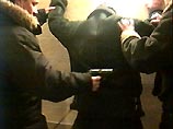 Сотрудники Управления "Р" задержали некоего московского коммерсанта при попытке продажи системы негласного съема информации "Флай". Сотрудники Управления "Р" задержали некоего московского коммерсанта при попытке продажи системы негласного съема информации "Флай".