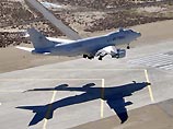 Как сообщили представители Агентства по противоракетной обороне Пентагона, полет Boeing-747 продолжался вместо запланированных двух часов всего 22 минуты. Машина вернулась на базу после того, как в кабине пилотов начало падать давление