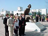 Во Владикавказе похищен 700-килограммовый памятник Лермонтову Во Владикавказе похищен 700-килограммовый памятник Лермонтову